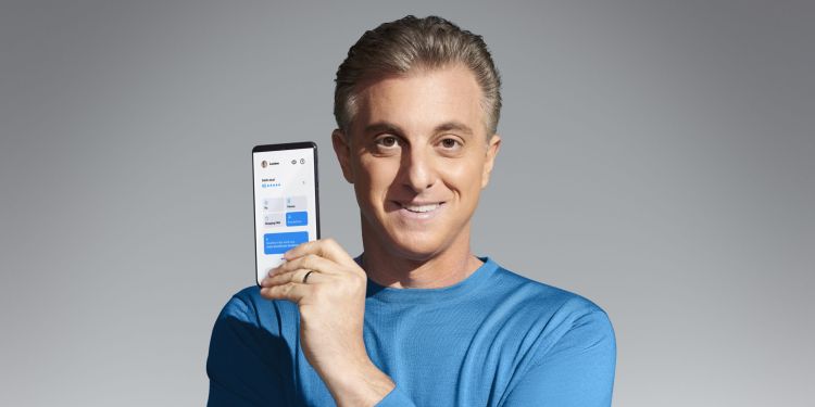 Banco PAN revive momentos do início da carreira de Luciano Huck em novo