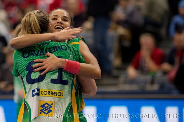 Brasileira Duda é eleita a melhor jogadora de handebol do mundo - ABC do ABC